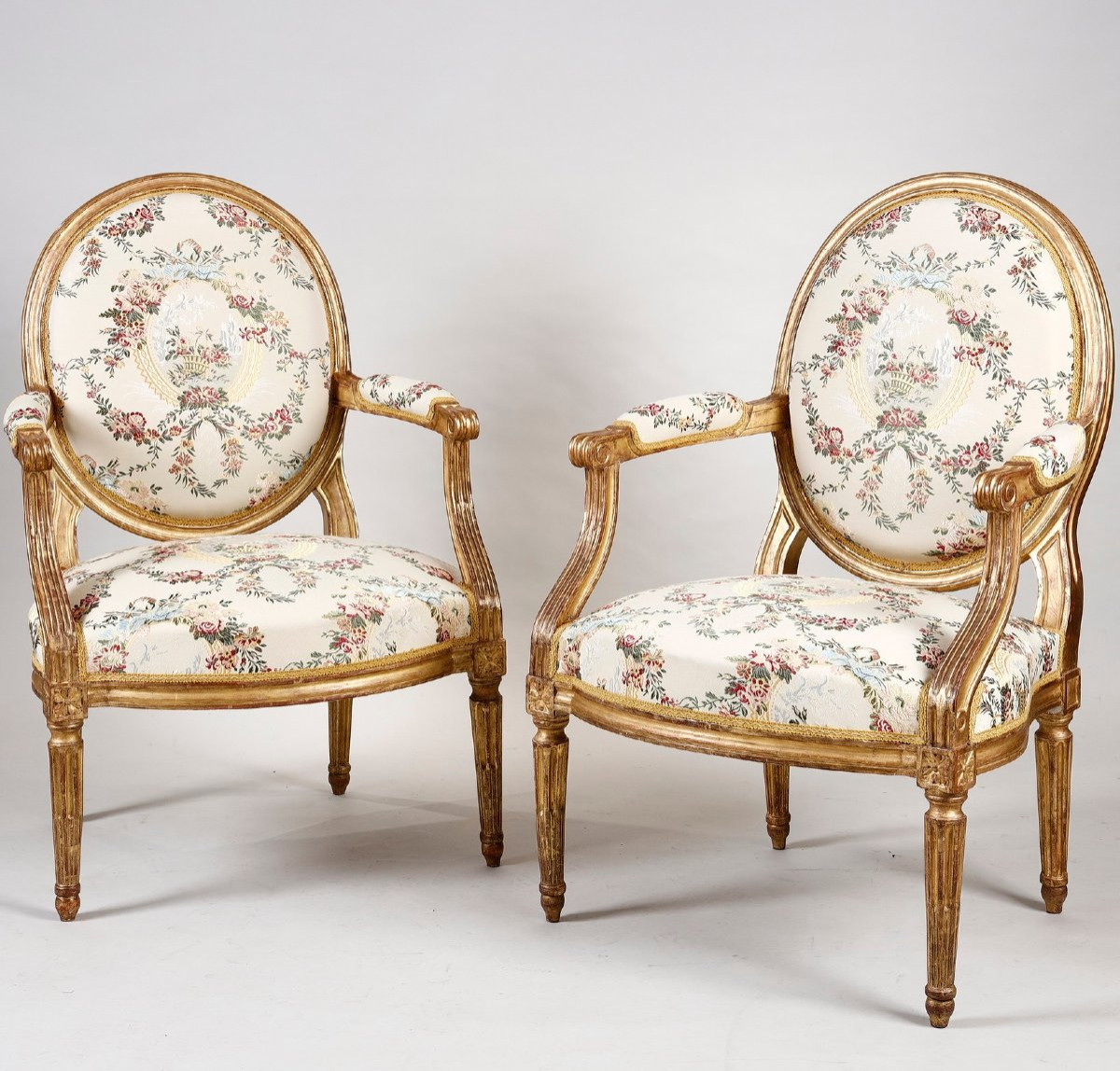 Salon d'époque Louis XVI en bois doré, attribué à Jean-Baptiste Sené-photo-3