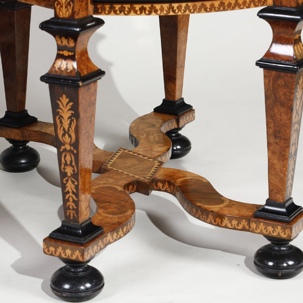 Bureau MAZARIN , circa 1700-1710 Attribué à Thomas HACHE-photo-3