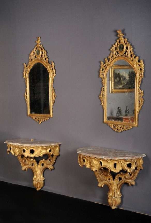 Grande paire de consoles en bois doré-photo-2