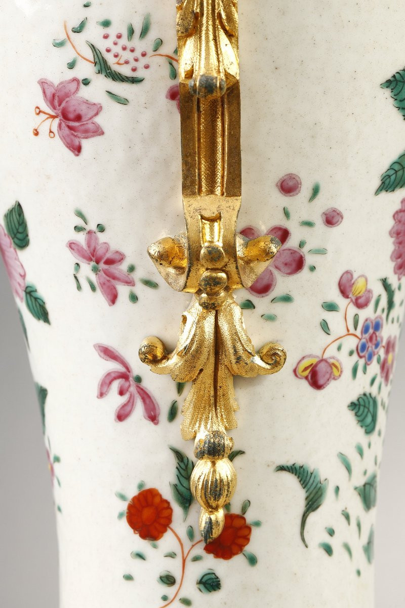 Pair Of Large 18th-century East India Company Vases, In "famille Rose" Porcelain-photo-4