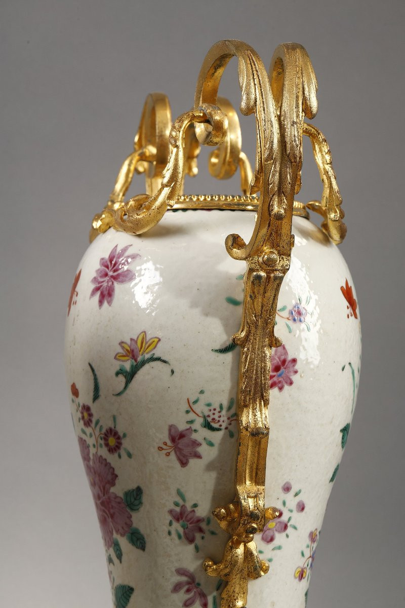 Pair Of Large 18th-century East India Company Vases, In "famille Rose" Porcelain-photo-6