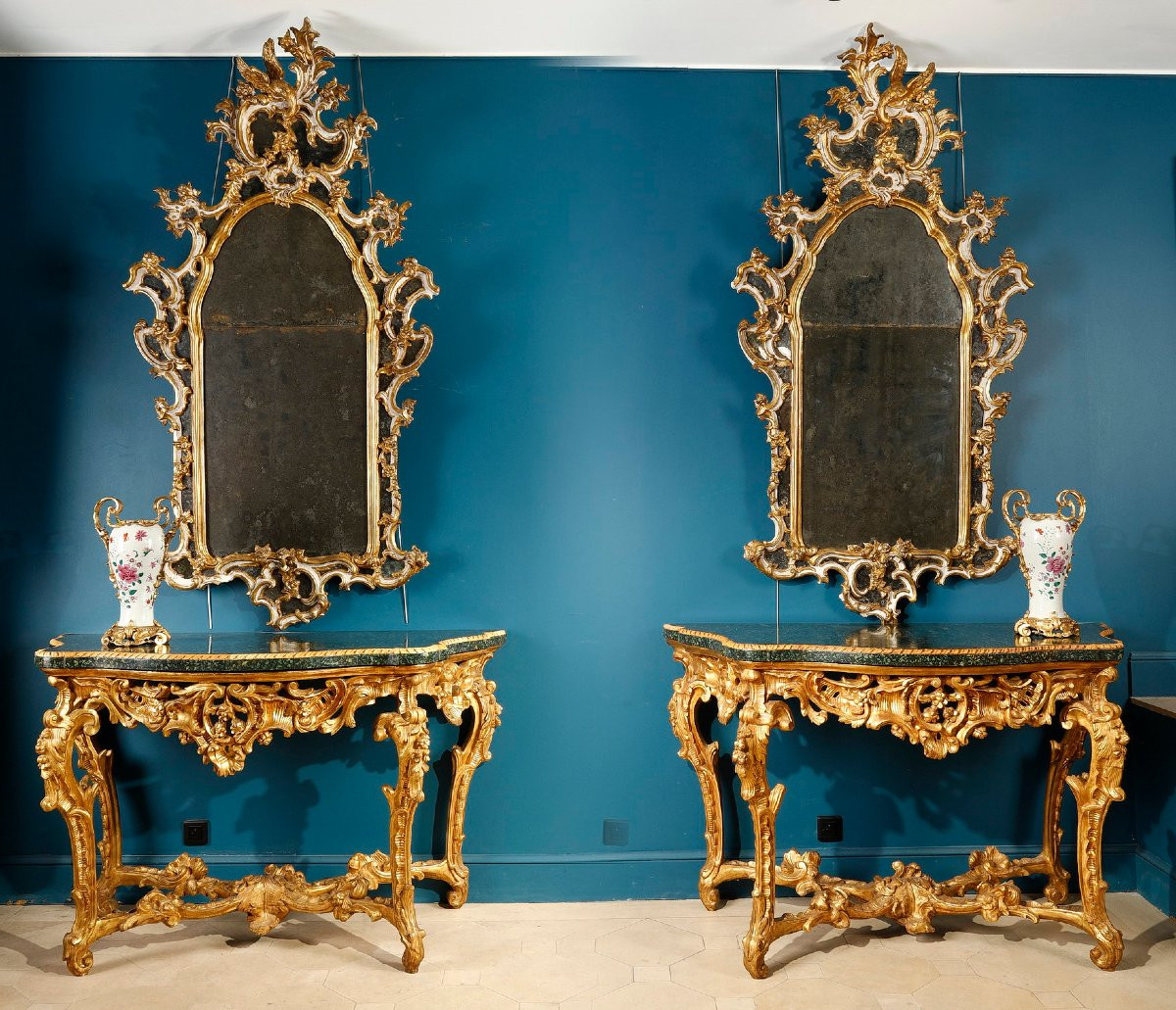 Paire de grands miroirs italiens,  à parecloses en bois doré, Du XVIIIᵉ siècle-photo-2