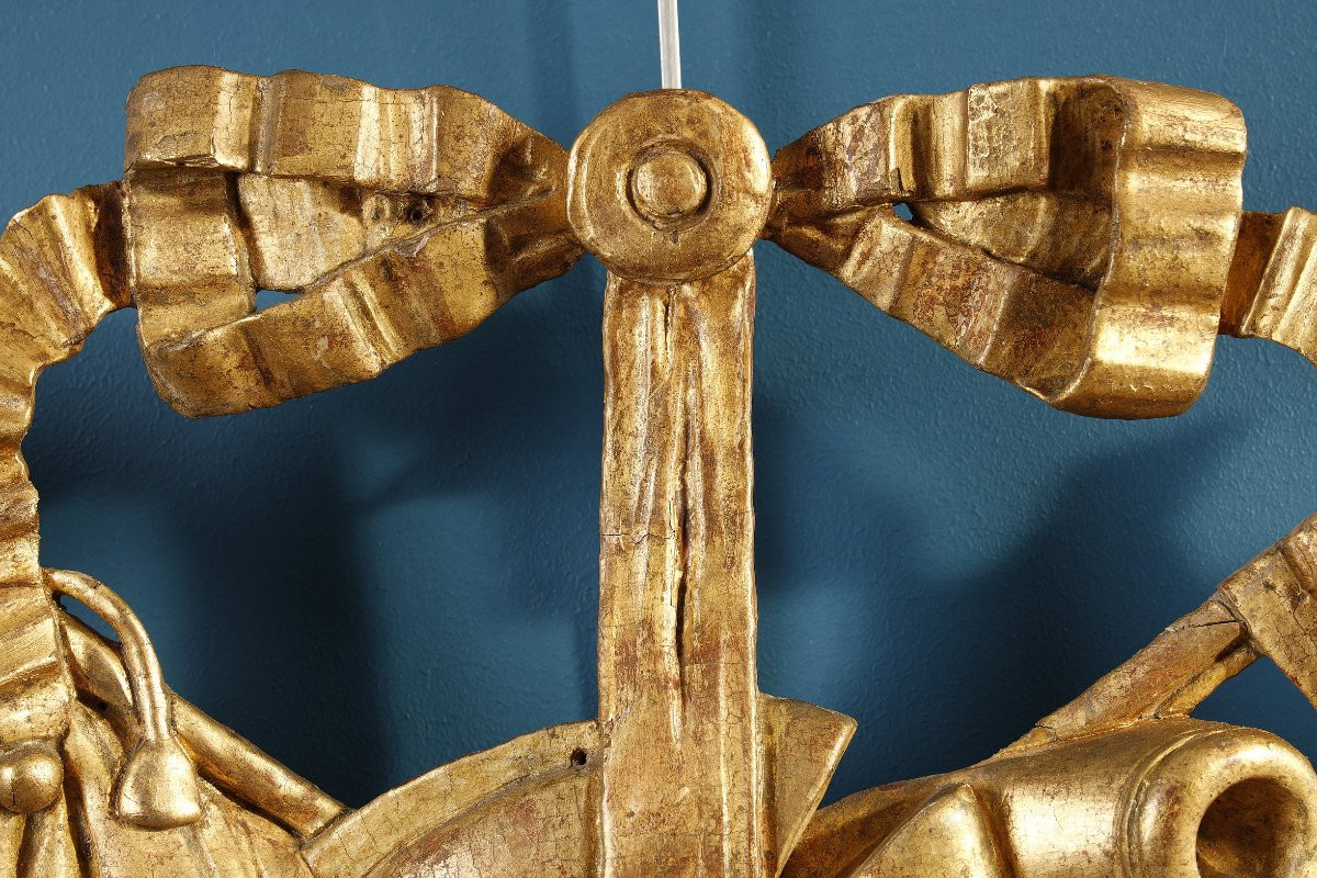 Attributs de la guerre en bois doré, XVIIIe siècle-photo-2