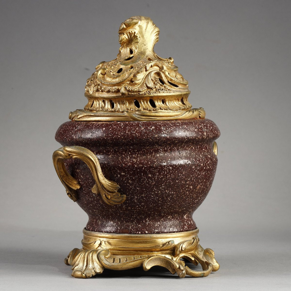 Paire de pots-pourris en porphyre et bronze doré-photo-1