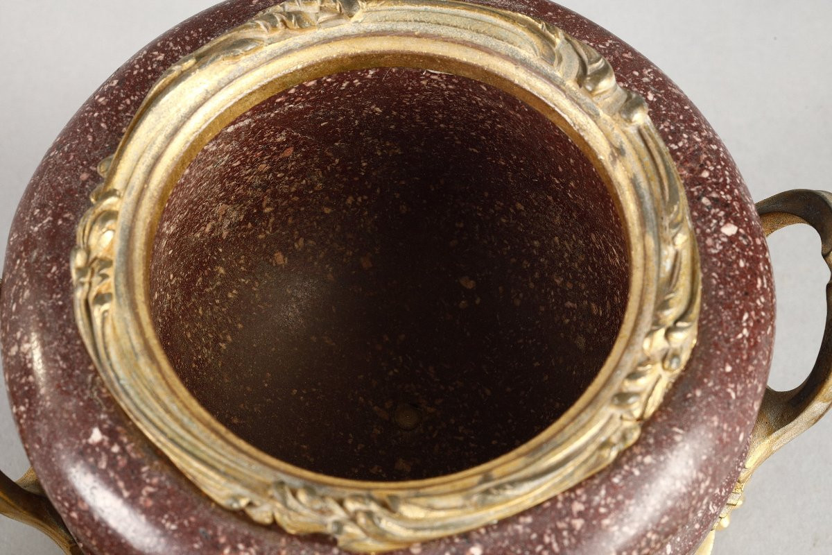 Paire de pots-pourris en porphyre et bronze doré-photo-7