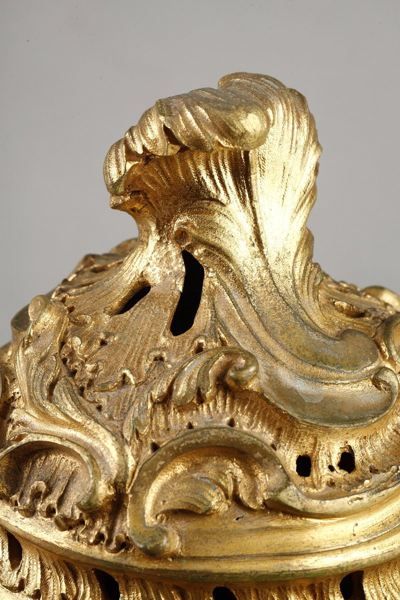 Paire de pots-pourris en porphyre et bronze doré-photo-8