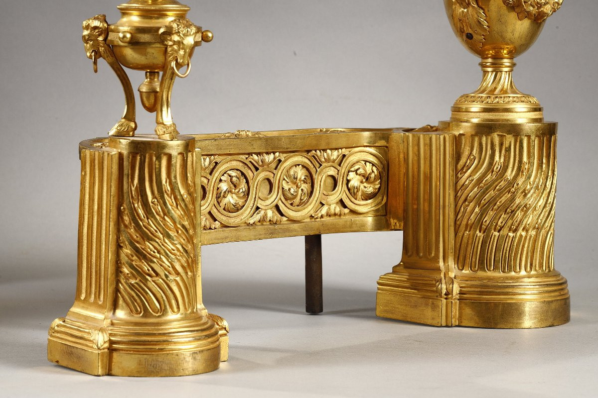 Paire de chenets d’époque Louis XVI en bronze doré-photo-4