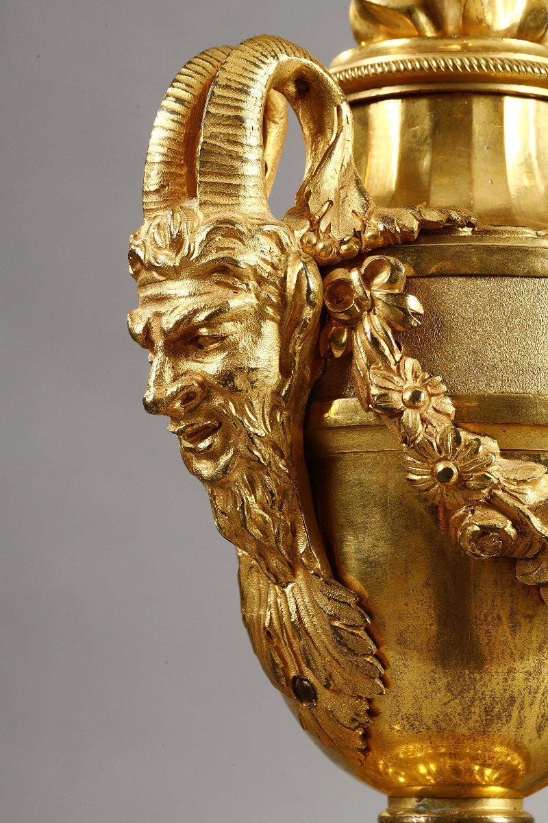 Paire de chenets d’époque Louis XVI en bronze doré-photo-4