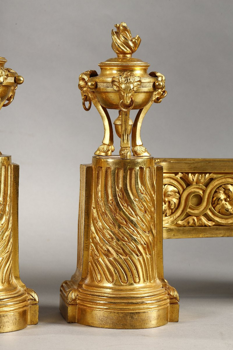 Paire de chenets d’époque Louis XVI en bronze doré-photo-6