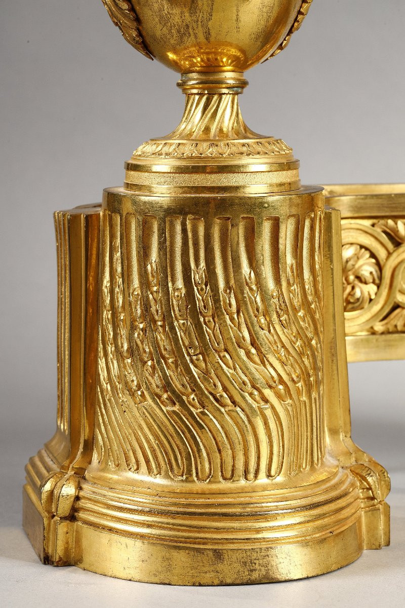 Paire de chenets d’époque Louis XVI en bronze doré-photo-8
