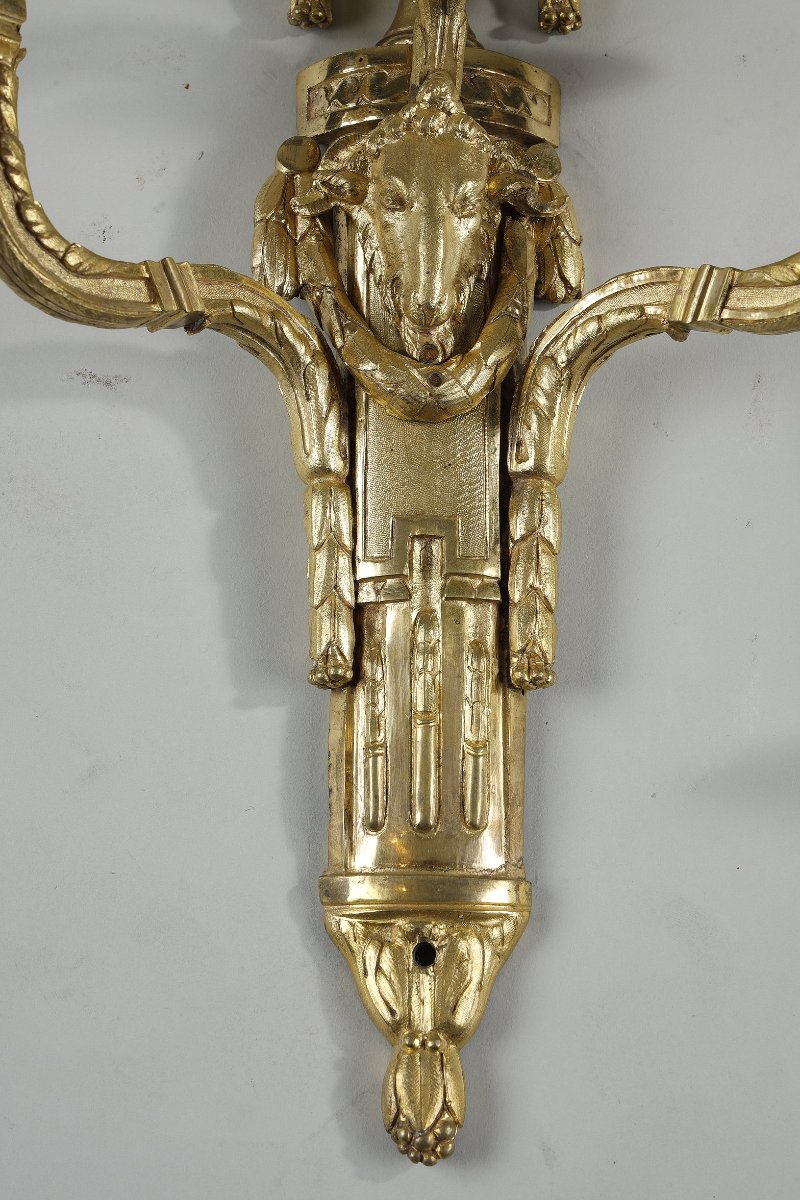 Important Pair Of Louis XVI Gilt-bronze Wall Lights-photo-4