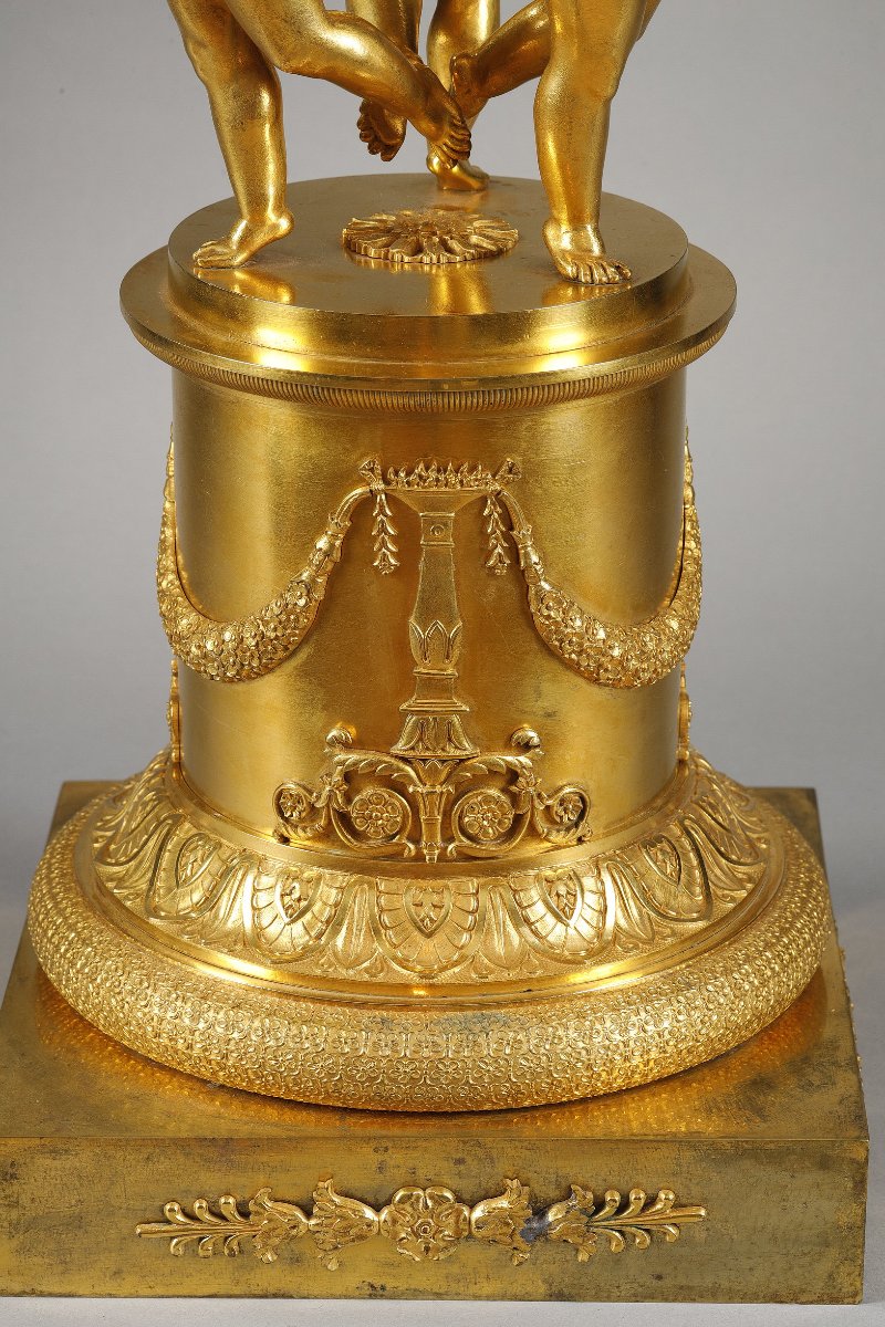 Important centre de table en bronze doré Attr. À  Pierre-Philippe Thomire-photo-2