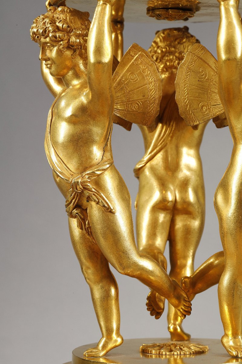 Important centre de table en bronze doré Attr. À  Pierre-Philippe Thomire-photo-4