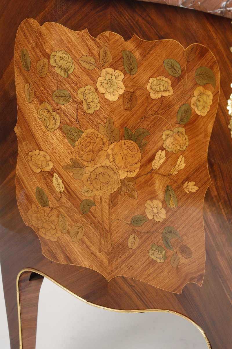 Commode galbée  estampillée CHEVALLIER-photo-5
