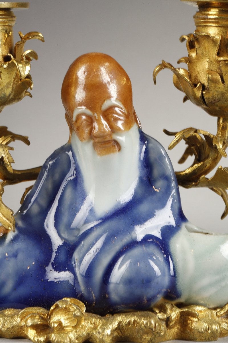 Small Louis XV-period "chinois" Candlestick In Chinese Porcelain And Gilt B-photo-2