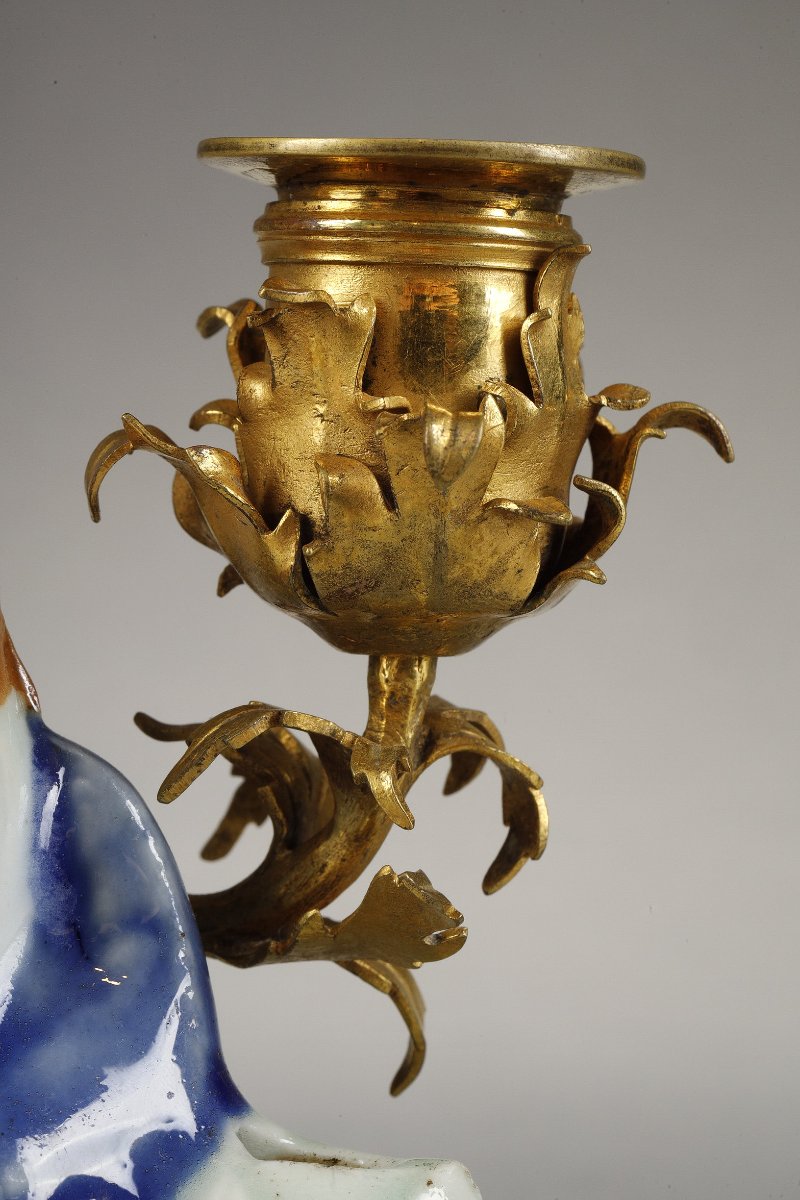 Small Louis XV-period "chinois" Candlestick In Chinese Porcelain And Gilt B-photo-4