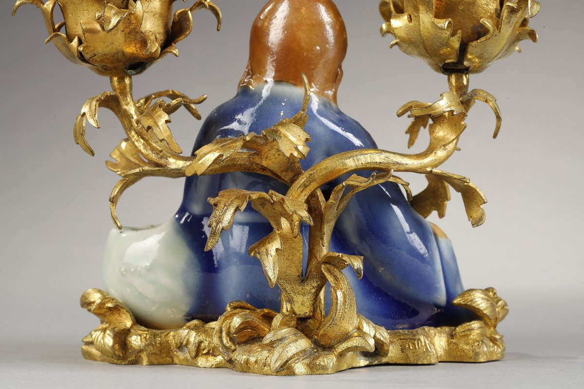 Small Louis XV-period "chinois" Candlestick In Chinese Porcelain And Gilt B-photo-3