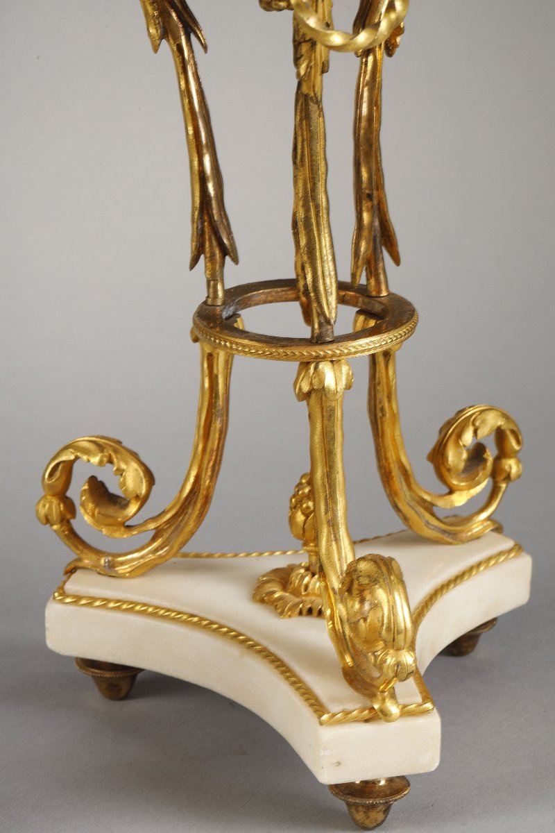 Paire de pots-pourris  en bronze patiné, bronze doré et marbre blanc  d'époque Louis XVI-photo-3