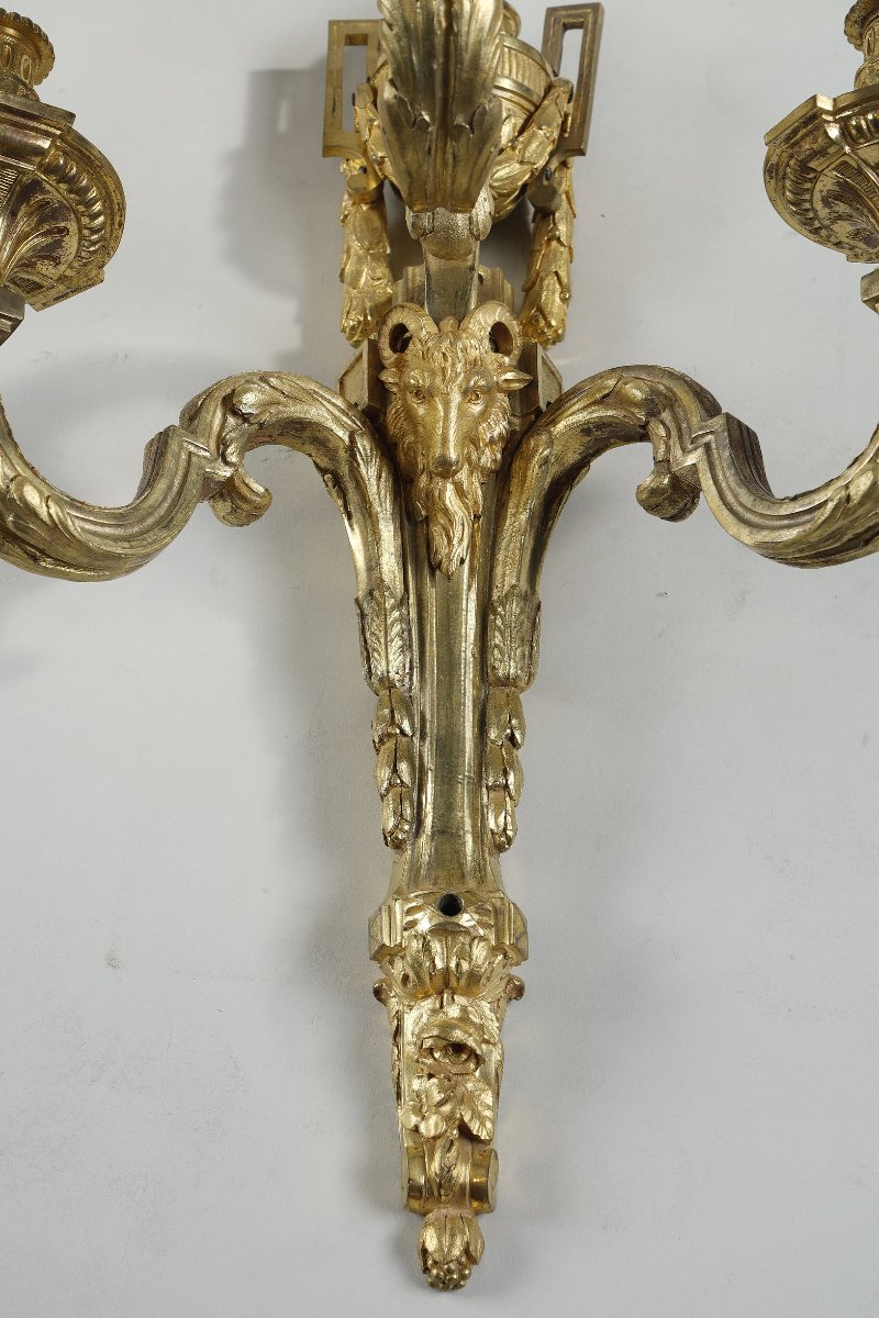 Important Pair Of Louis XVI Gilt-bronze Wall Lights Featuring Fine Ram's Heads-photo-4