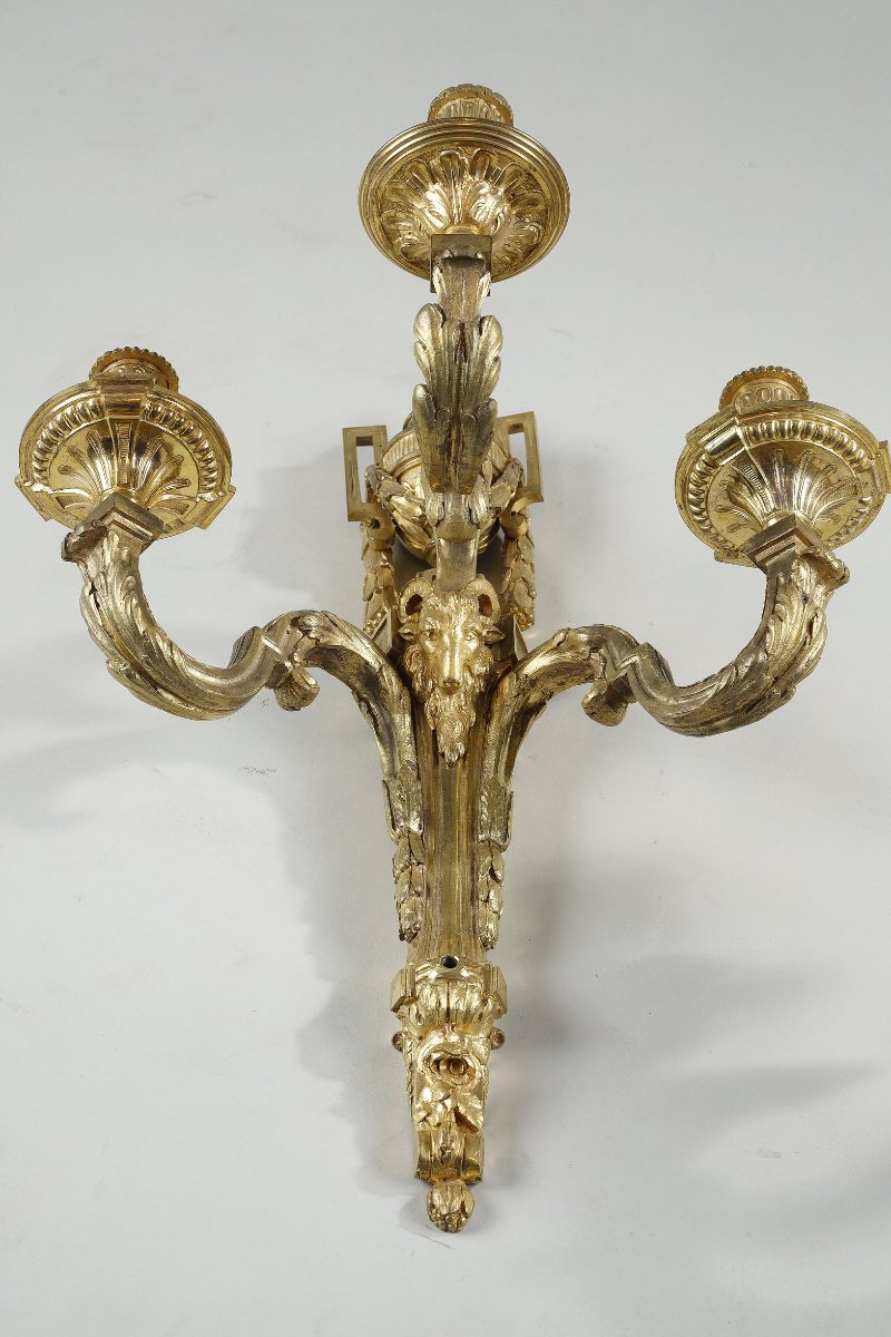 Important Pair Of Louis XVI Gilt-bronze Wall Lights Featuring Fine Ram's Heads-photo-5