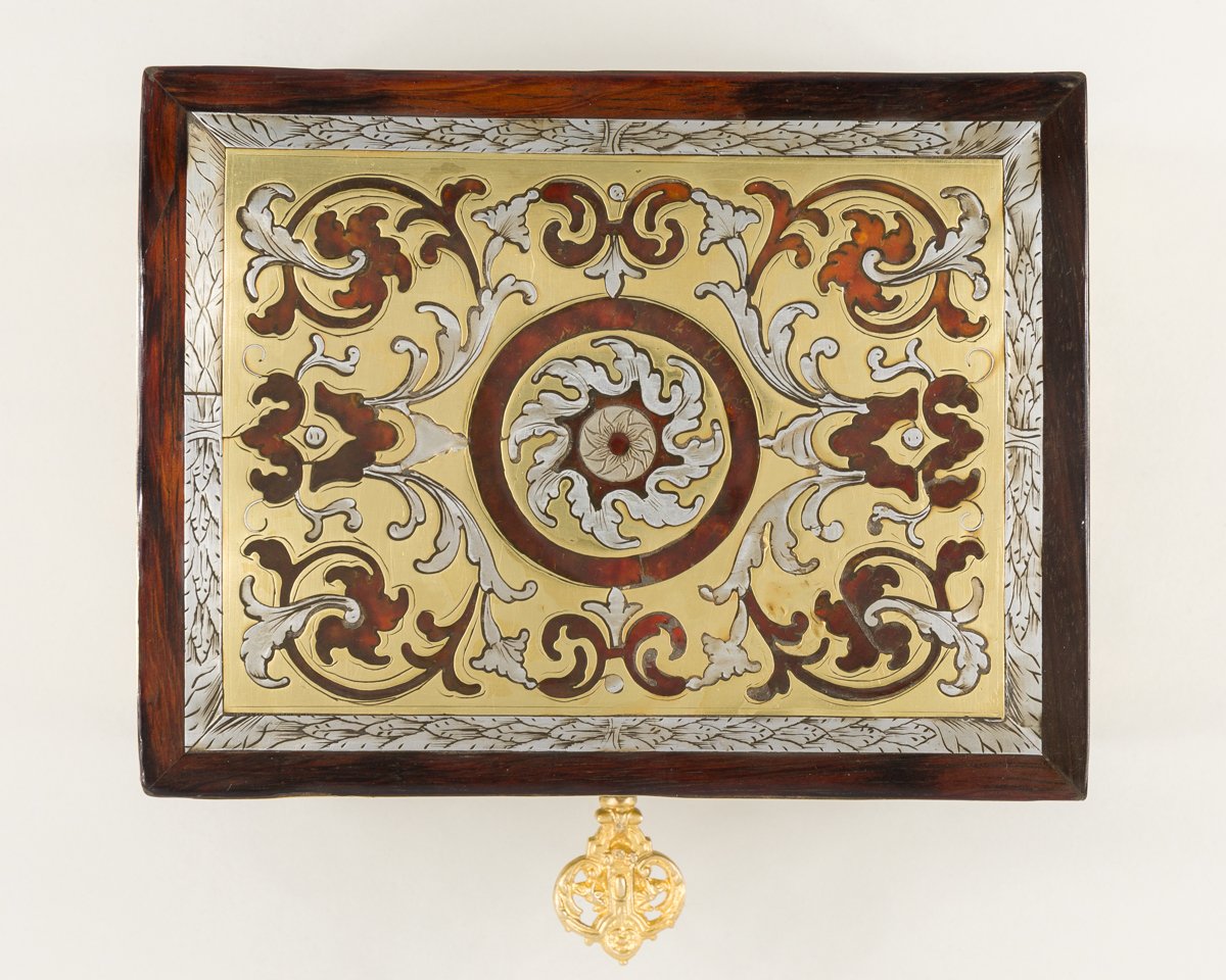 Petit coffret en marqueterie Boulle d'écaille de Tortue, étain et laiton-photo-2