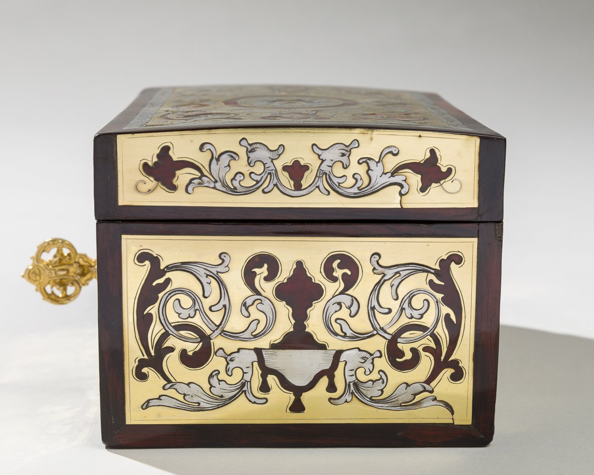 Petit coffret en marqueterie Boulle d'écaille de Tortue, étain et laiton-photo-1