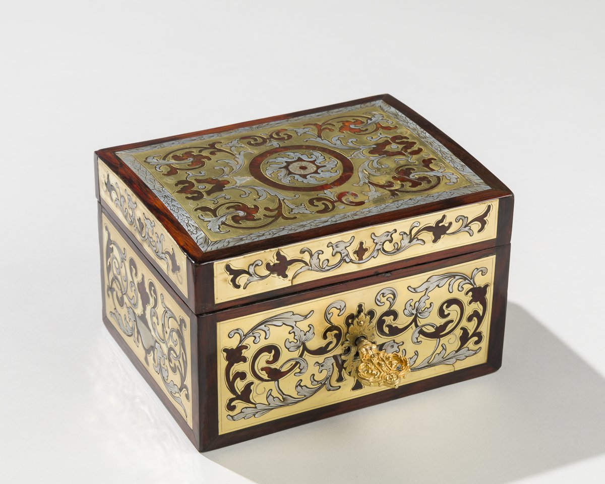 Petit coffret en marqueterie Boulle d'écaille de Tortue, étain et laiton-photo-4