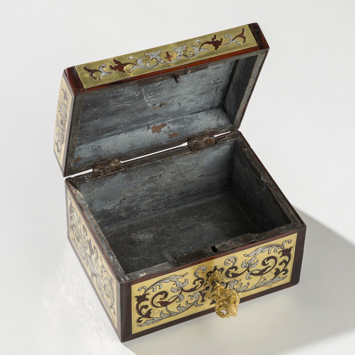 Petit coffret en marqueterie Boulle d'écaille de Tortue, étain et laiton-photo-6