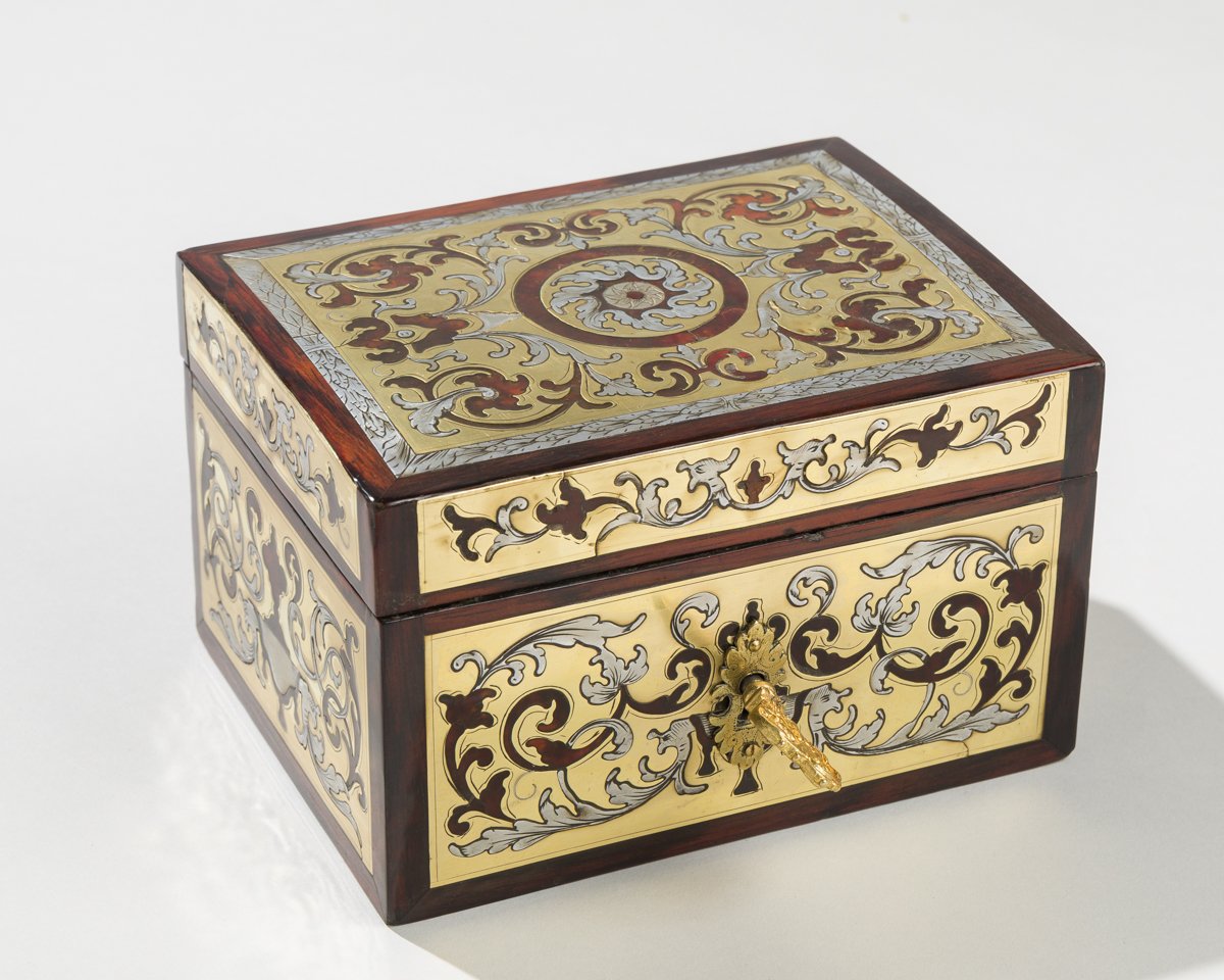 Petit coffret en marqueterie Boulle d'écaille de Tortue, étain et laiton