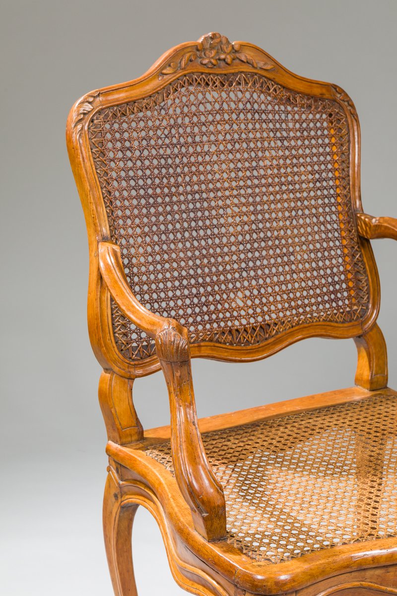 Paire de fauteuils cannés, attribué à Nogaret, époque L XV-photo-5