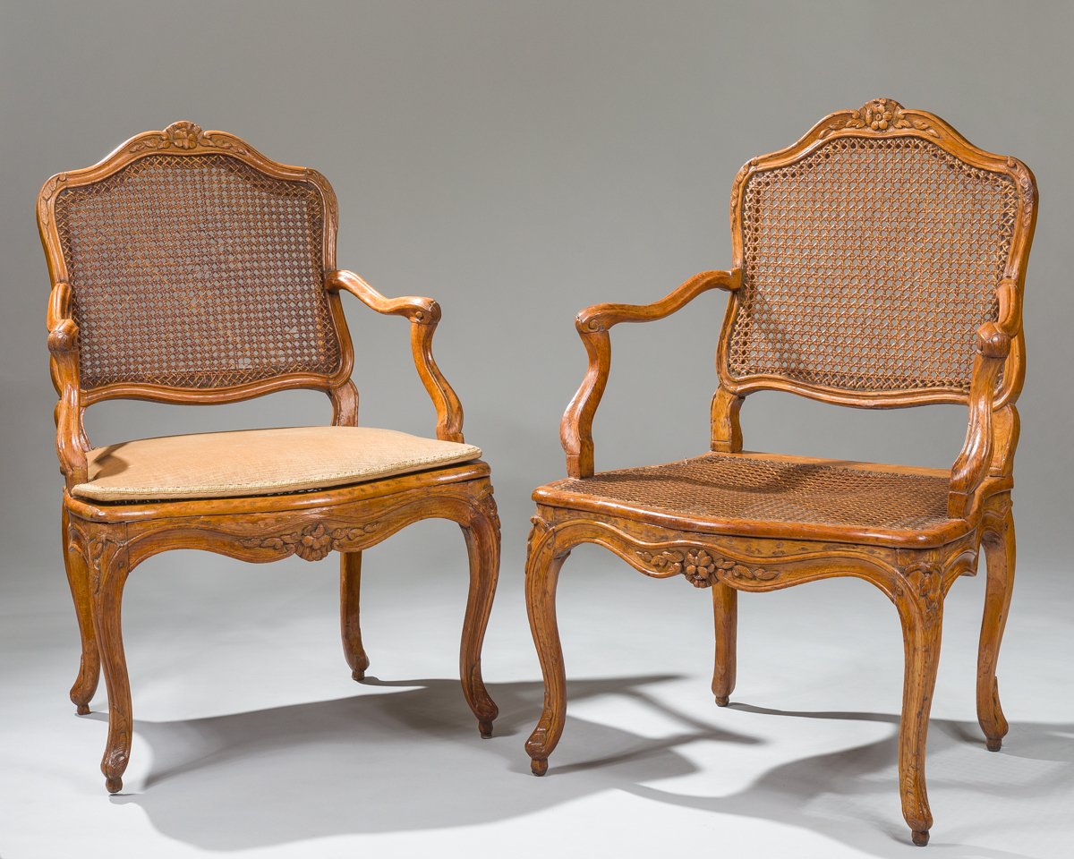 Paire de fauteuils cannés, estampillés de Canot, époque L XV