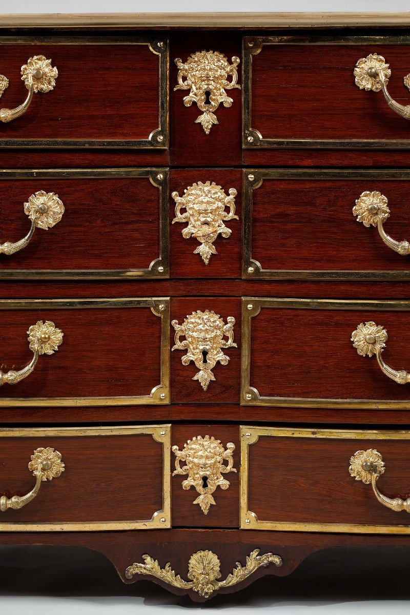 French Régence Period Mazarine Chest Of Drawers In Amaranth Framed In Bronze.-photo-3