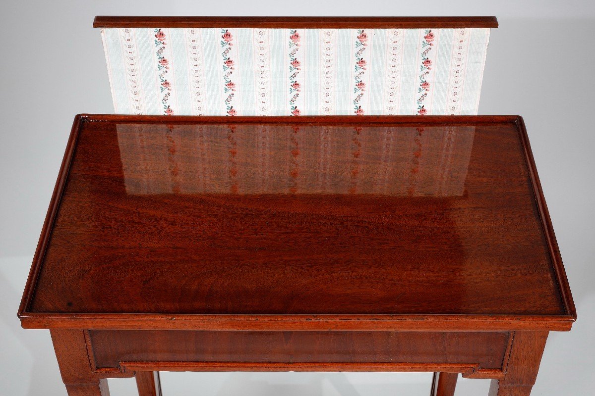 Mahogany Flying Table Stamped Canabas-photo-2