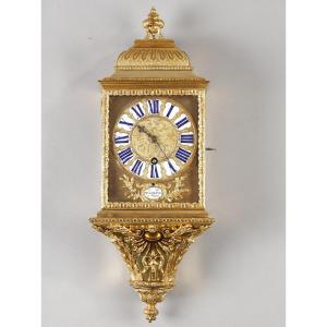  Petit cartel d'alcove en laiton et bronze doré  d'époque Louis XV, Signé Duchesne