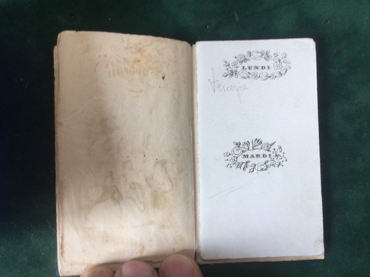 Carnet De Bal En Vermeil Orné D’une Miniature Jeune Fille -photo-1