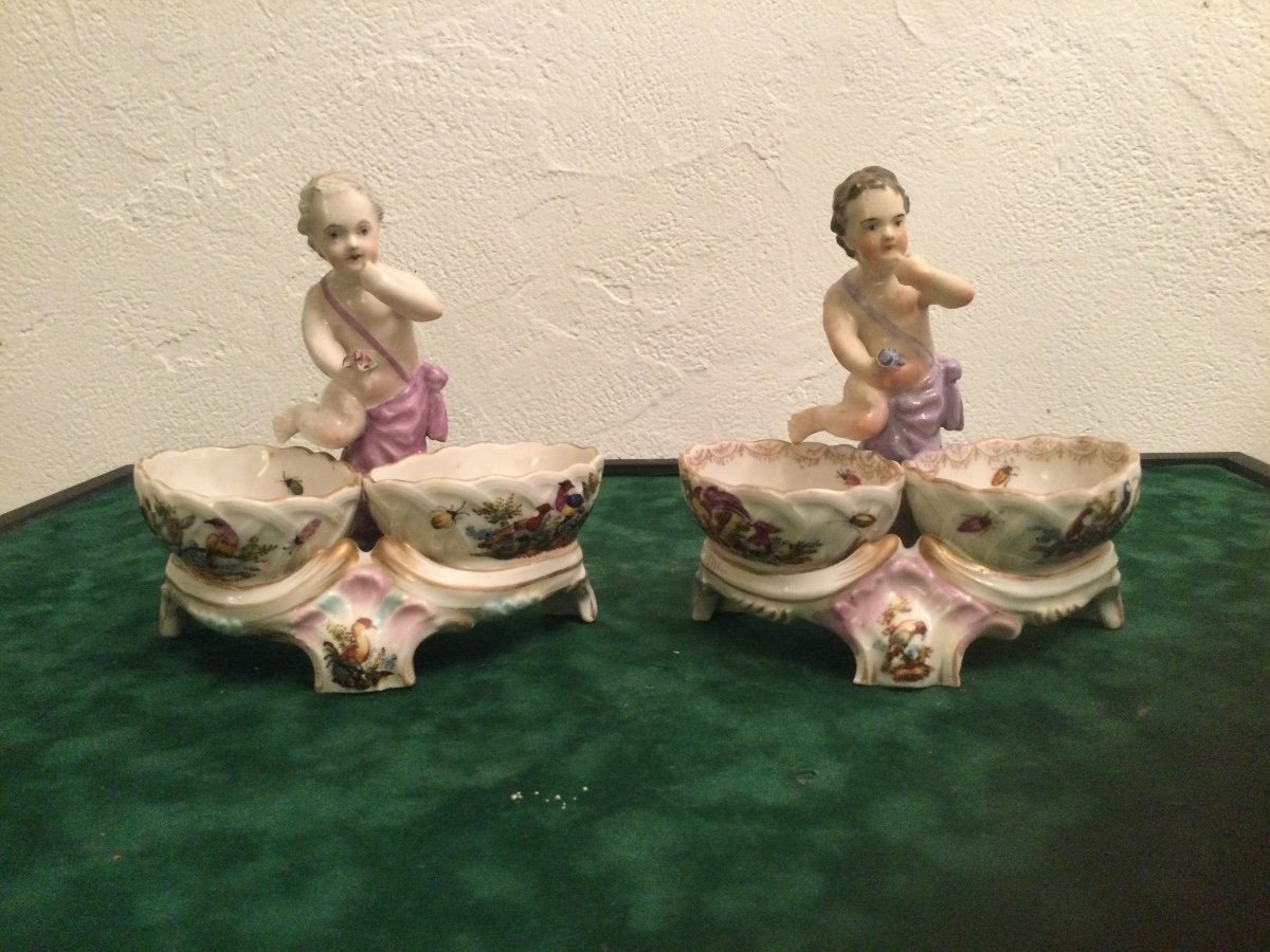 Paire De Salerons En Porcelaine De Saxe époque XVIIIéme 