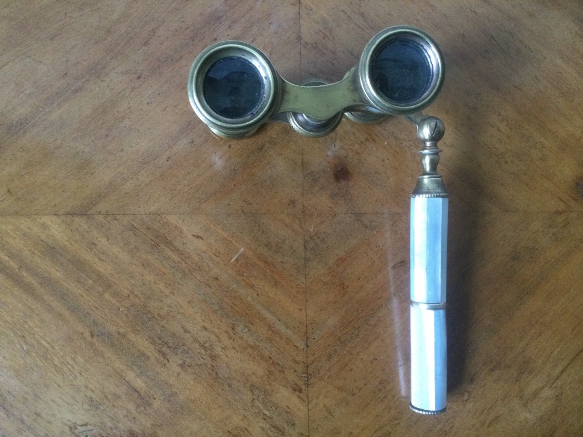 Theater Binocular In Mother-of-pearl And Golden Brass -photo-3
