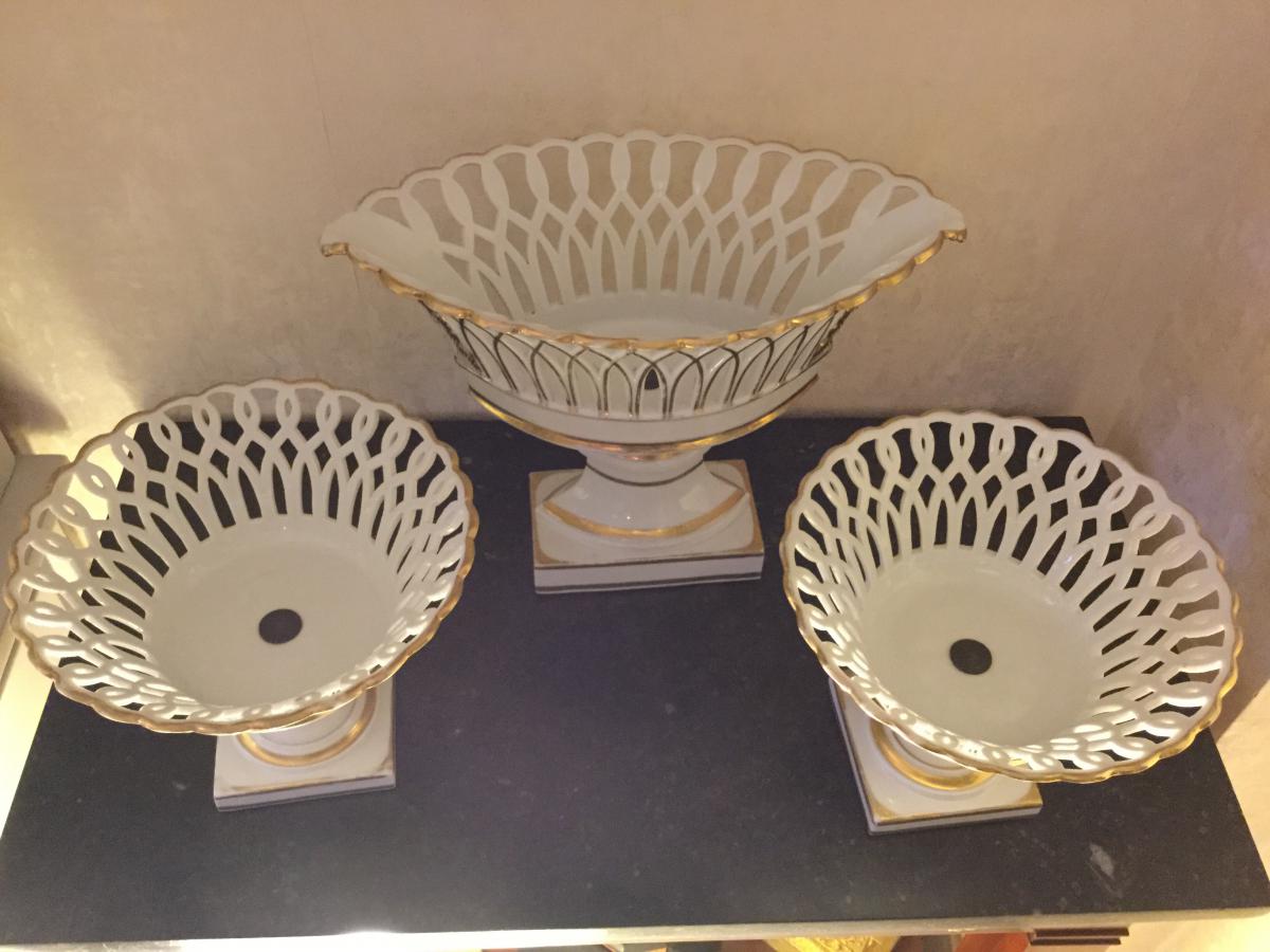 Suite De Trois Coupes En Porcelaine Ajourée époque Louis Philippe-photo-1