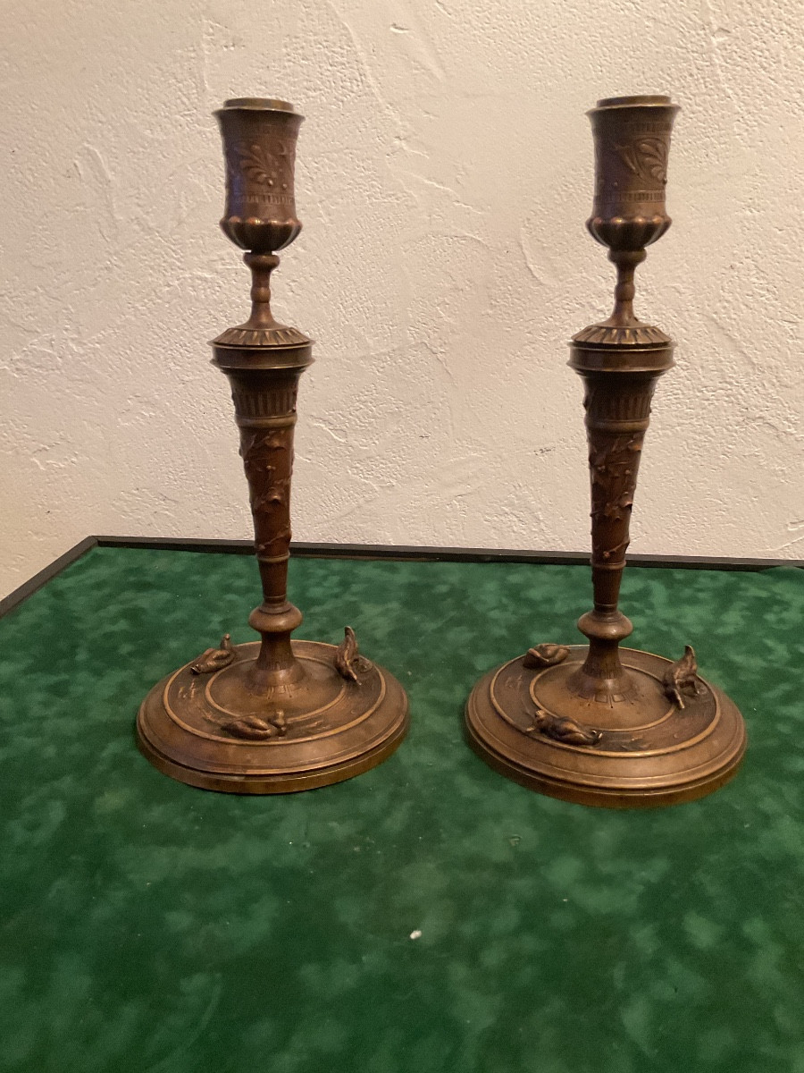 Paire de bougeoirs aux canards signés Auguste Nicolas Cain