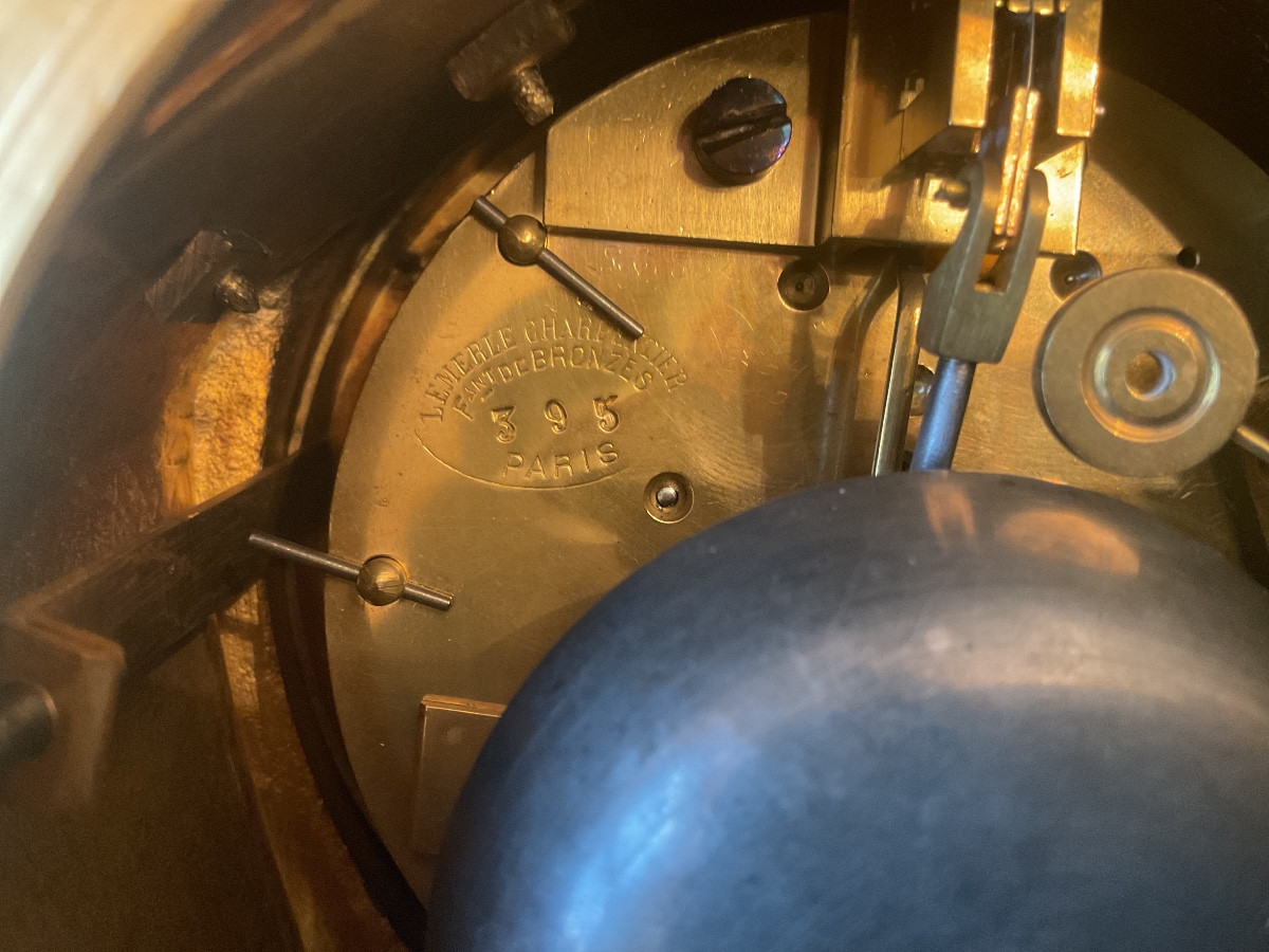 Pendule Louis XV en bronze doré de Lemerle Charpentier bronzier-photo-2