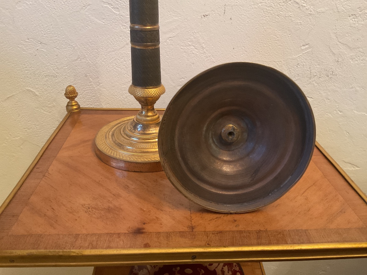 Paire de bougeoirs époque empire en bronze doré et patiner haut 27 cm-photo-4