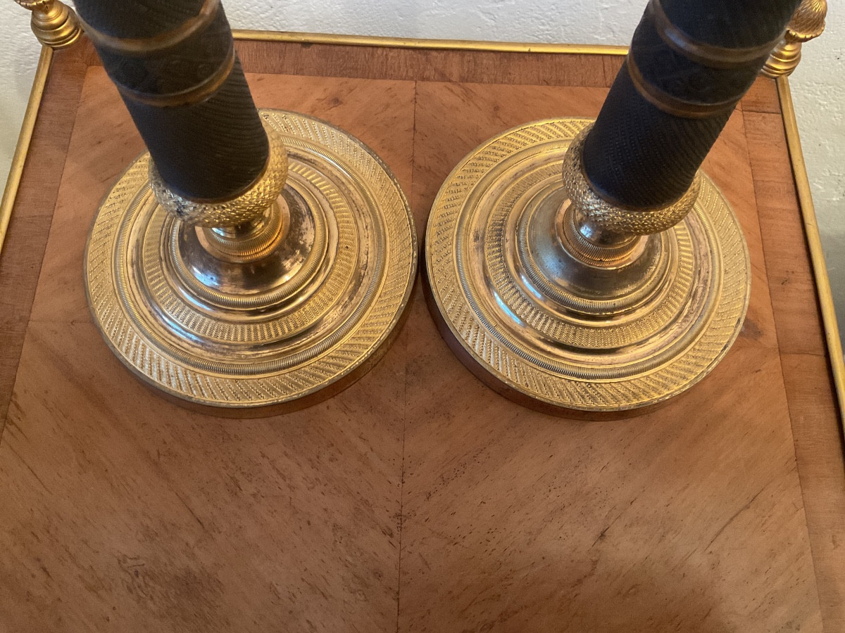Paire de bougeoirs époque empire en bronze doré et patiner haut 27 cm-photo-1