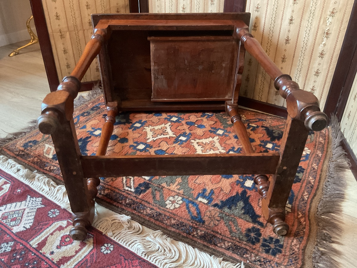 Petite Table en noyer époque XVIIéme -photo-2