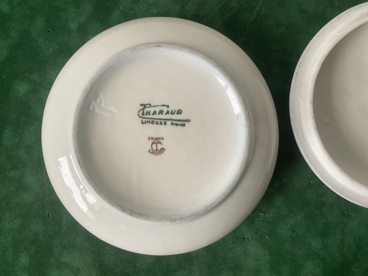 Boîte , bonbonnière en porcelaine de THARAUD à Limoges -photo-1