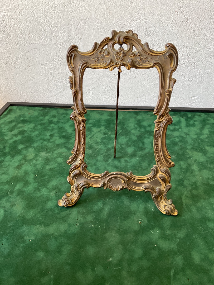Easel-style Photo Frame 