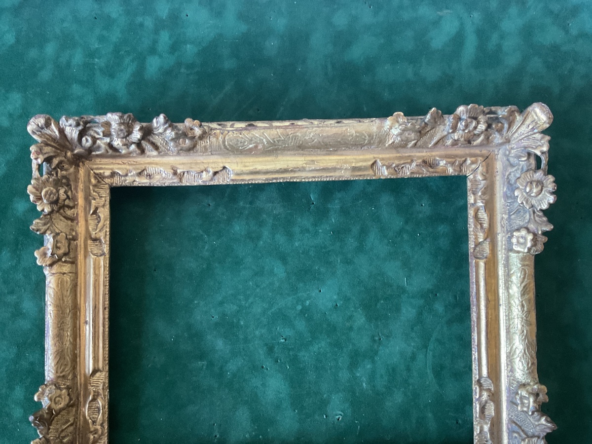 Carved Oak Frame With "flowered Corners," Featuring Original Gilding From The Louis XIV Period-photo-3