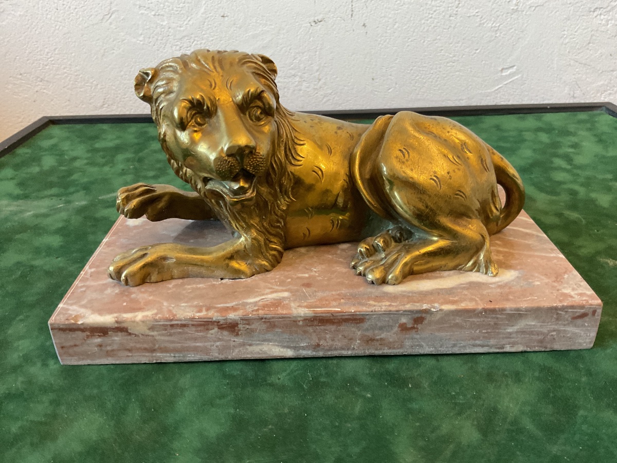 Paire de lions en bronze doré socle marbre -photo-1