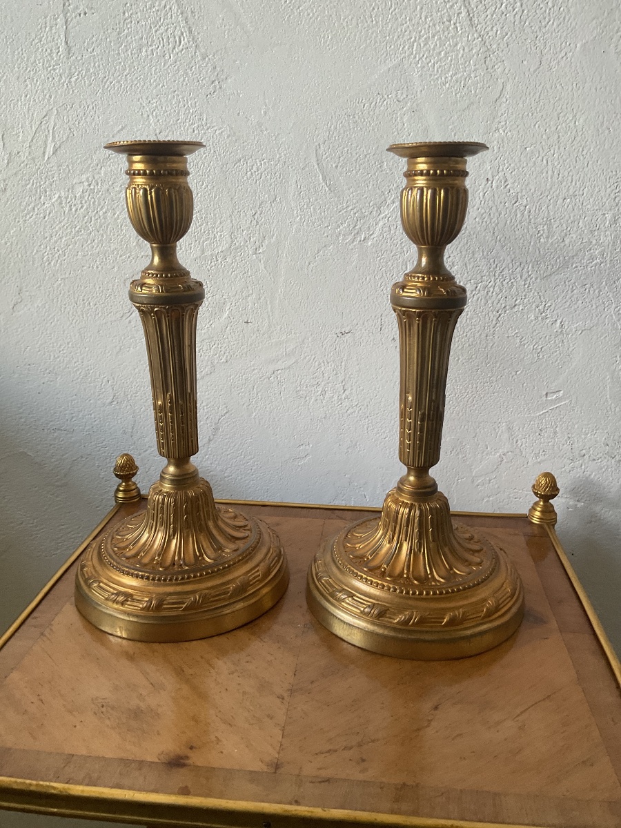 Grande paire de bougeoirs hauteur 28,5 cm en bronze doré époque Louis XVI 