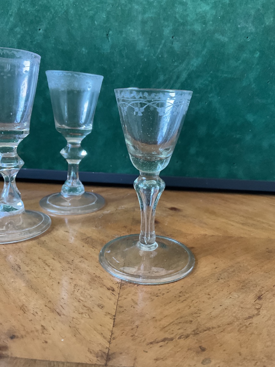 Verre XVIIIÉME en verre soufflé et gravé -photo-1