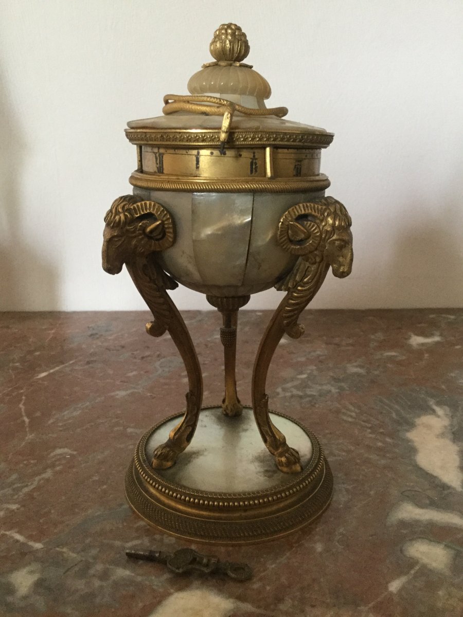 Rare Small Clock With Turning Dial Height 17 Cm Louis XVI Period Charming Object-photo-2